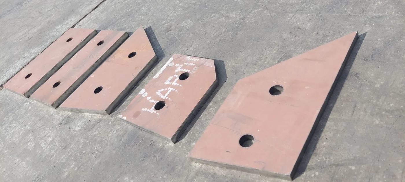 Set of custom-cut Hardox® wear plates