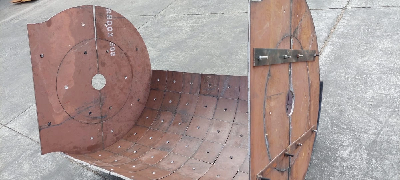 Hardox® liner plate built for a concrete mixer drum